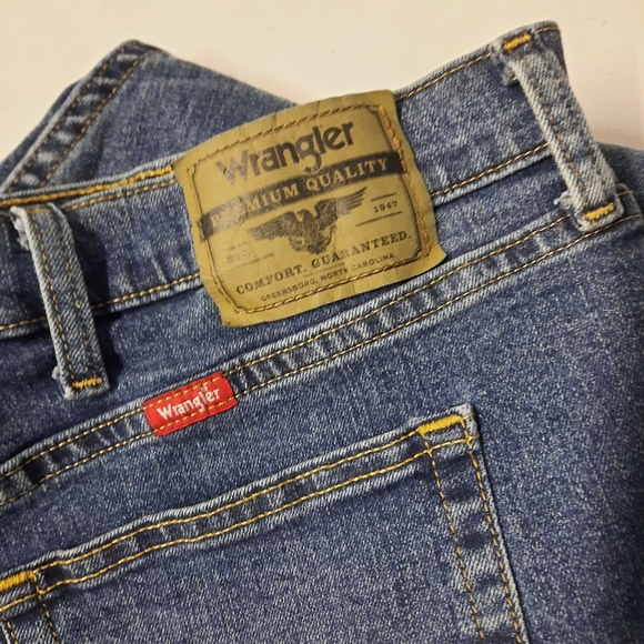 Wrangler Mens Jeans Size 42 Relaxed Fit Distressed Denim - Picture 8 of 11